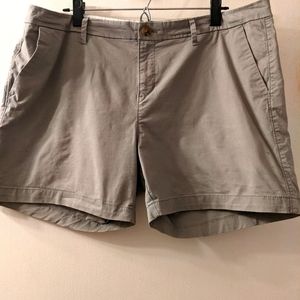Old Navy grey shorts
